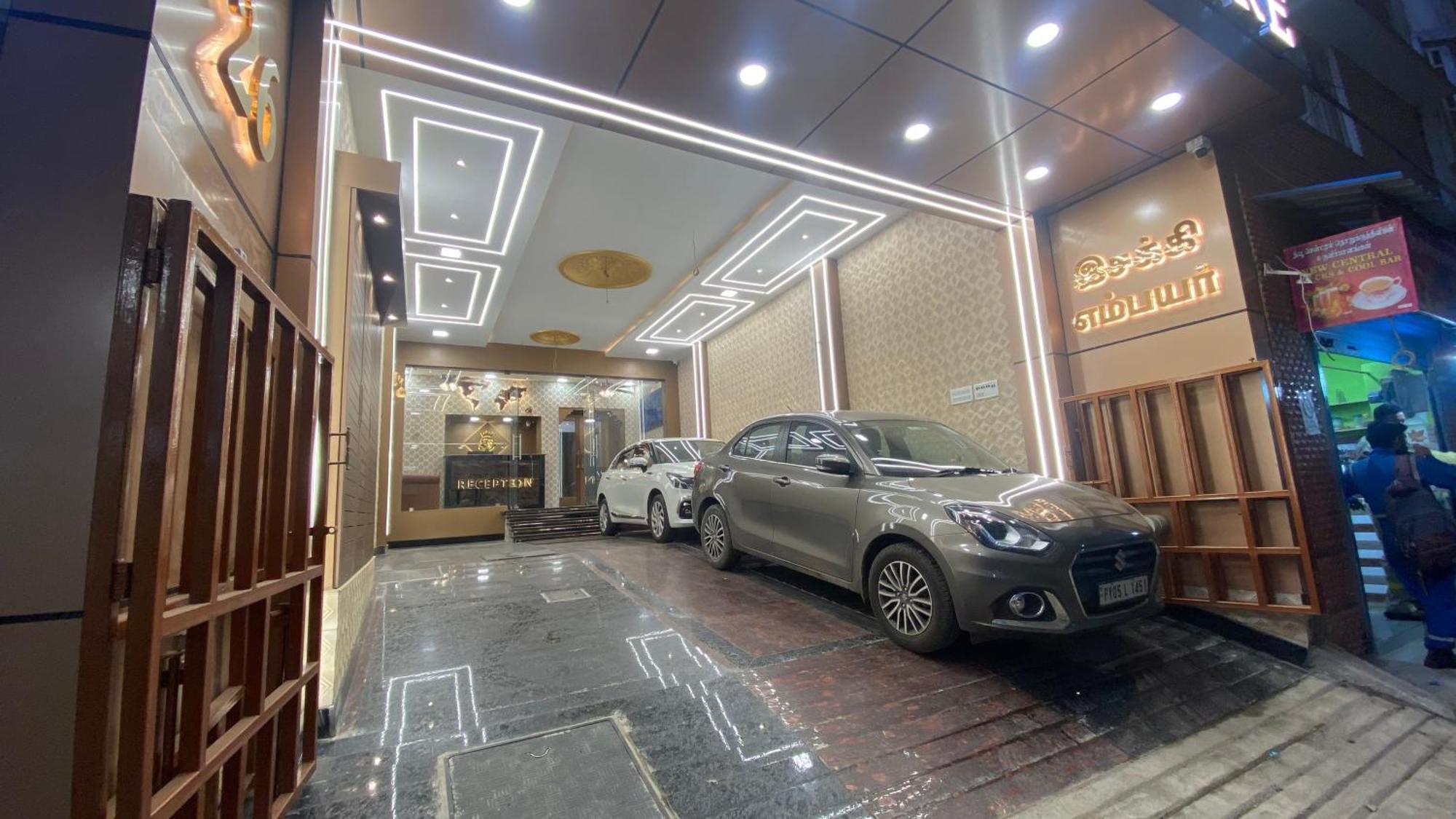 Esakki Empire Hotel 3*